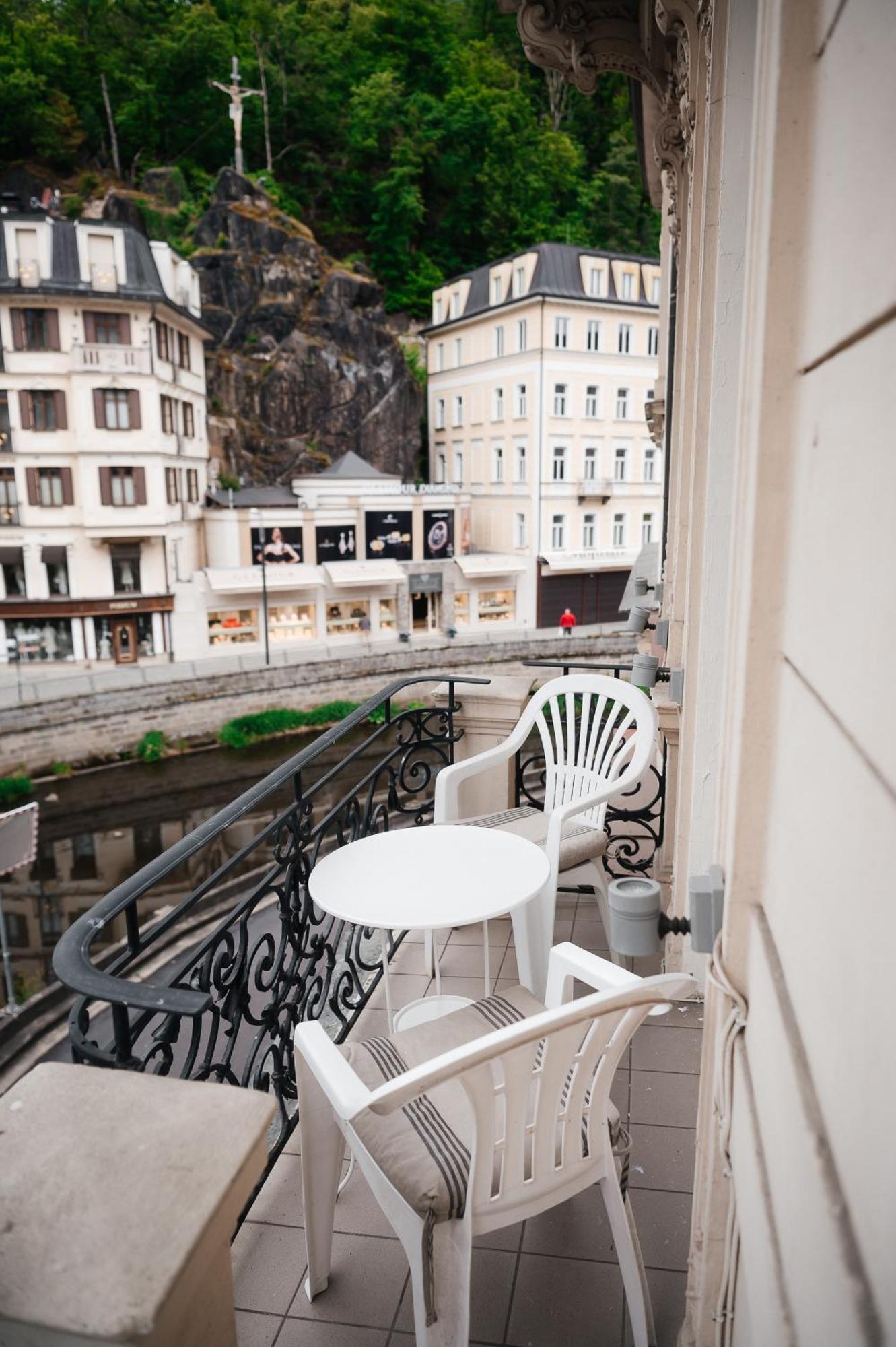 Alisa Hotel Karlovy Vary Exterior foto