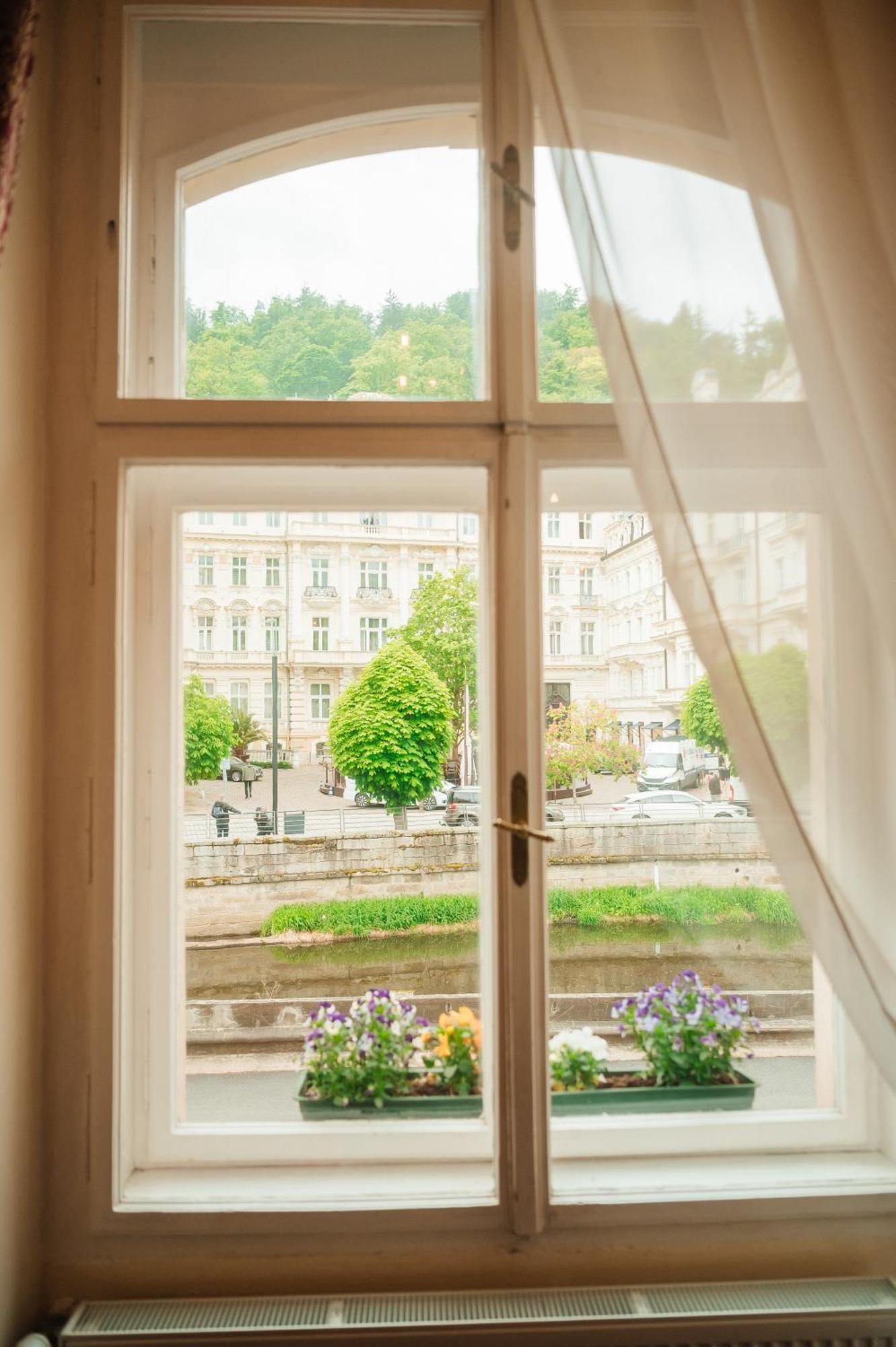 Alisa Hotel Karlovy Vary Exterior foto