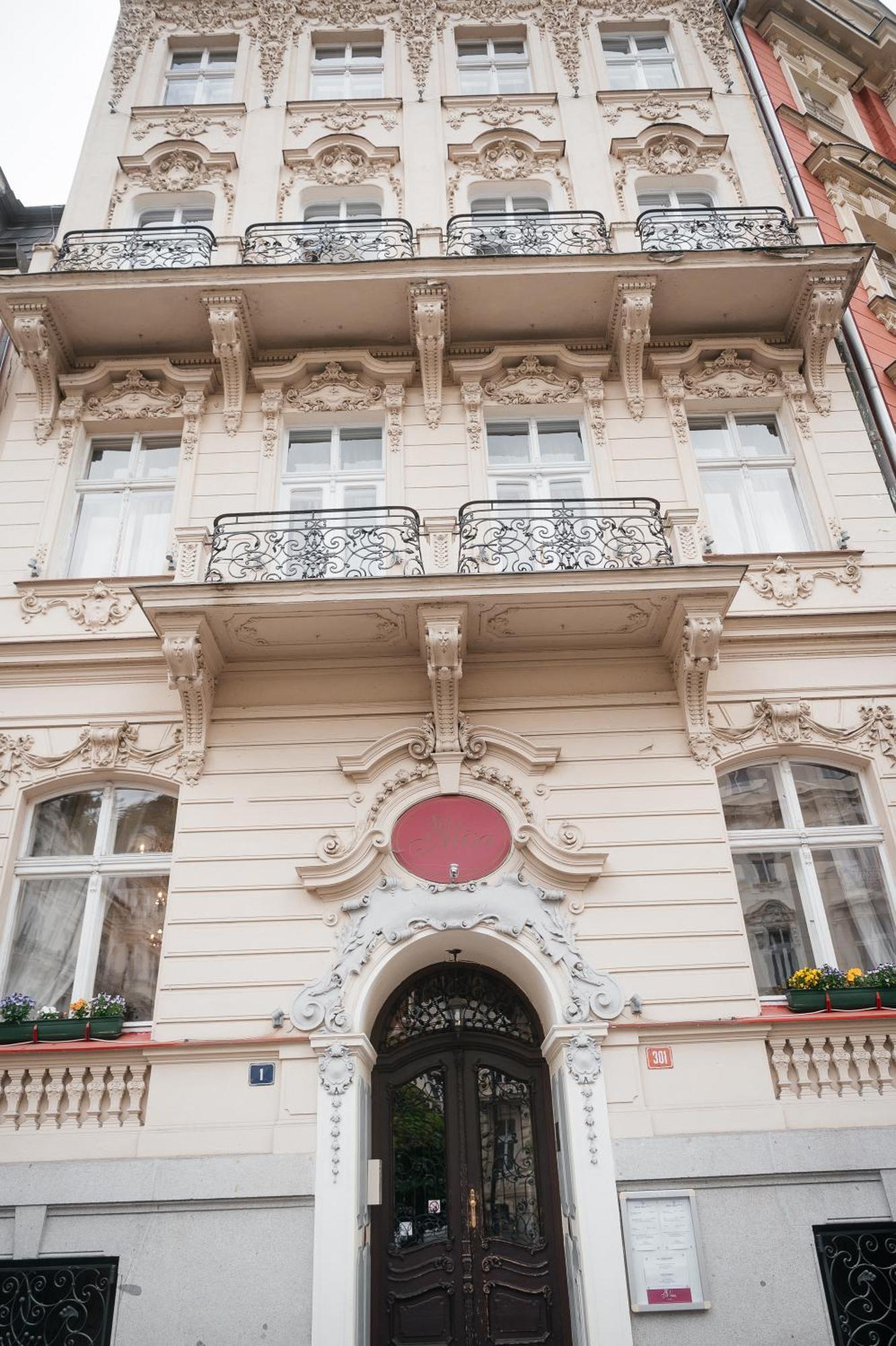 Alisa Hotel Karlovy Vary Exterior foto