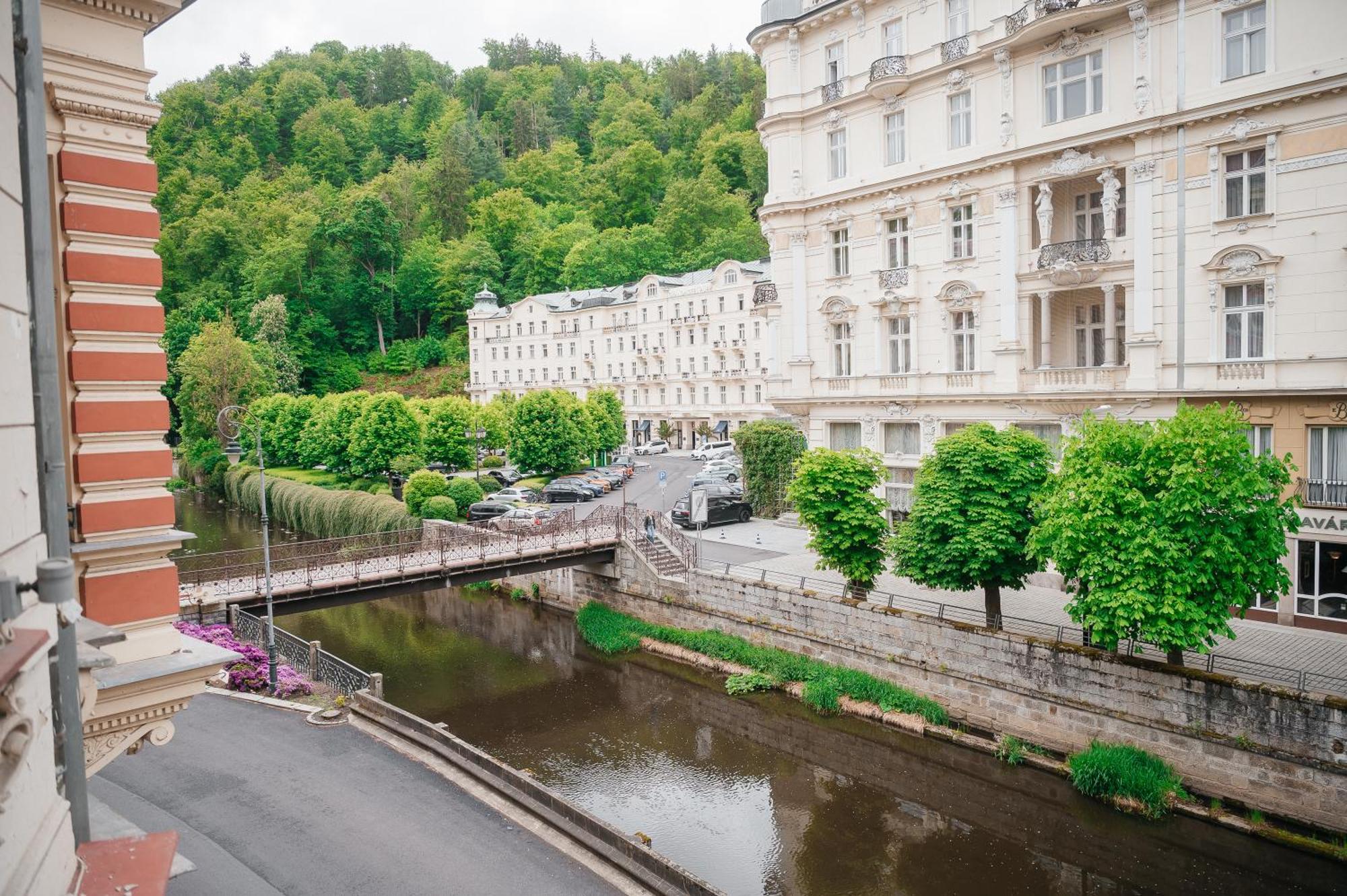 Alisa Hotel Karlovy Vary Exterior foto